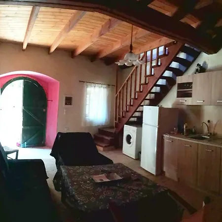 Country Traditional House In Corfu Village, Greece Kır Evi